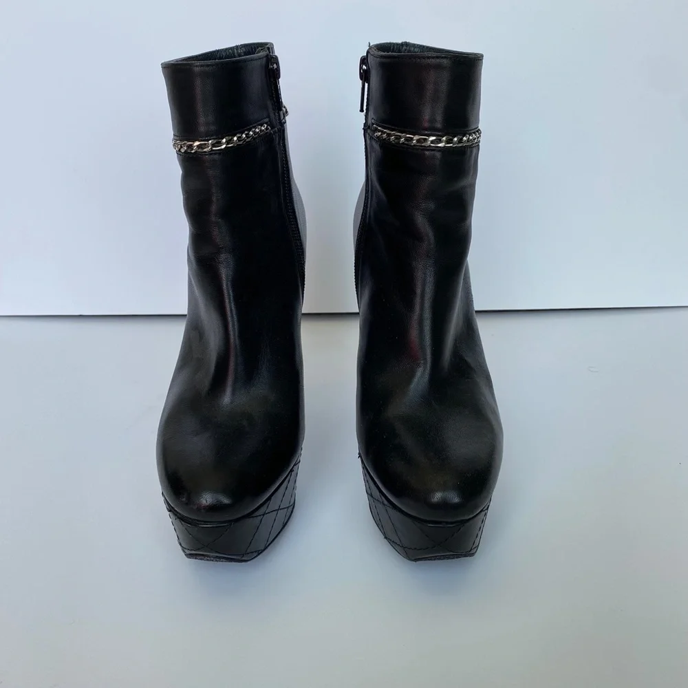 Stuart Weitzman Black Boots